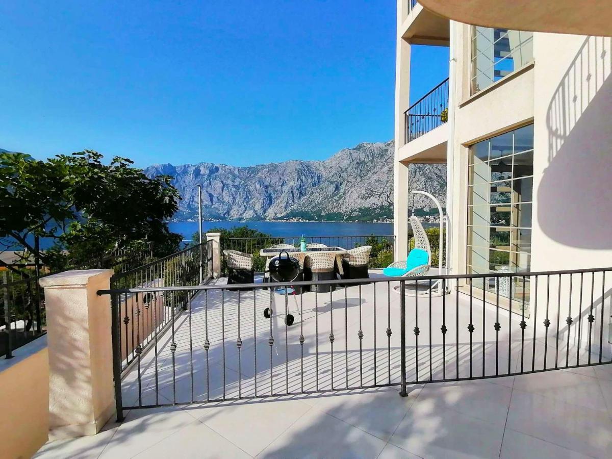 Blue Bay 2 Bedroom Apartment Prčanj Esterno foto
