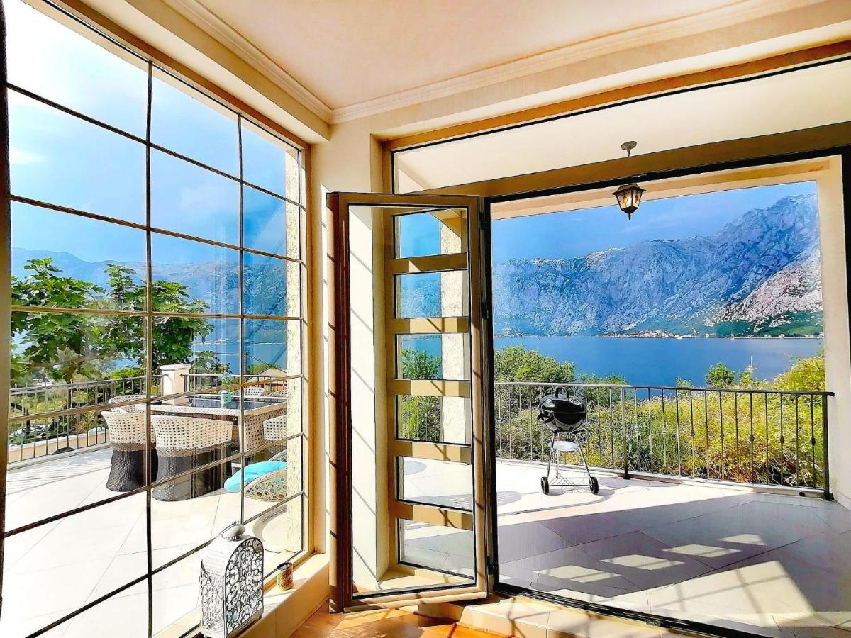 Blue Bay 2 Bedroom Apartment Prčanj Esterno foto